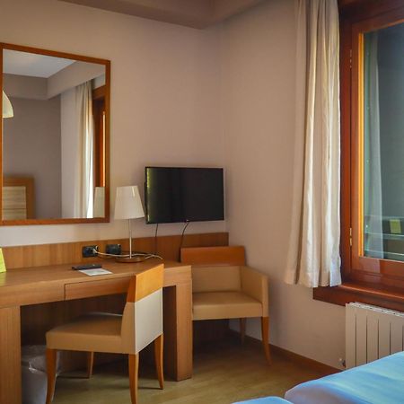 Monica Hotel Fiera Pregnana Milanese Eksteriør bilde