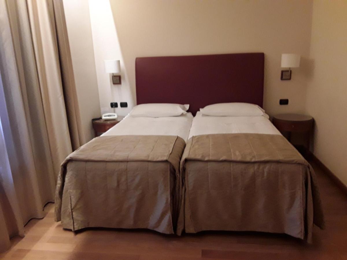 Monica Hotel Fiera Pregnana Milanese Eksteriør bilde