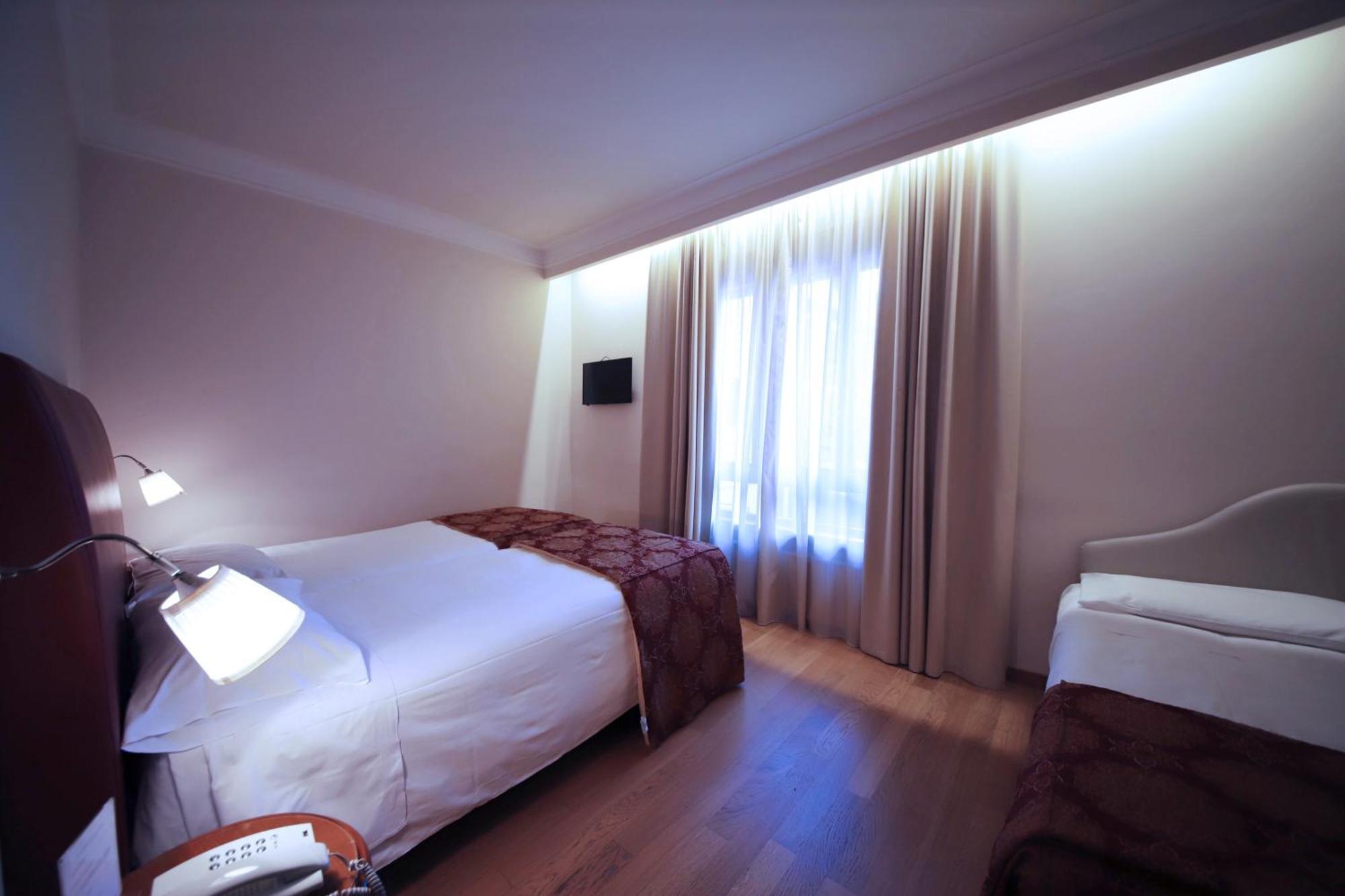 Monica Hotel Fiera Pregnana Milanese Eksteriør bilde
