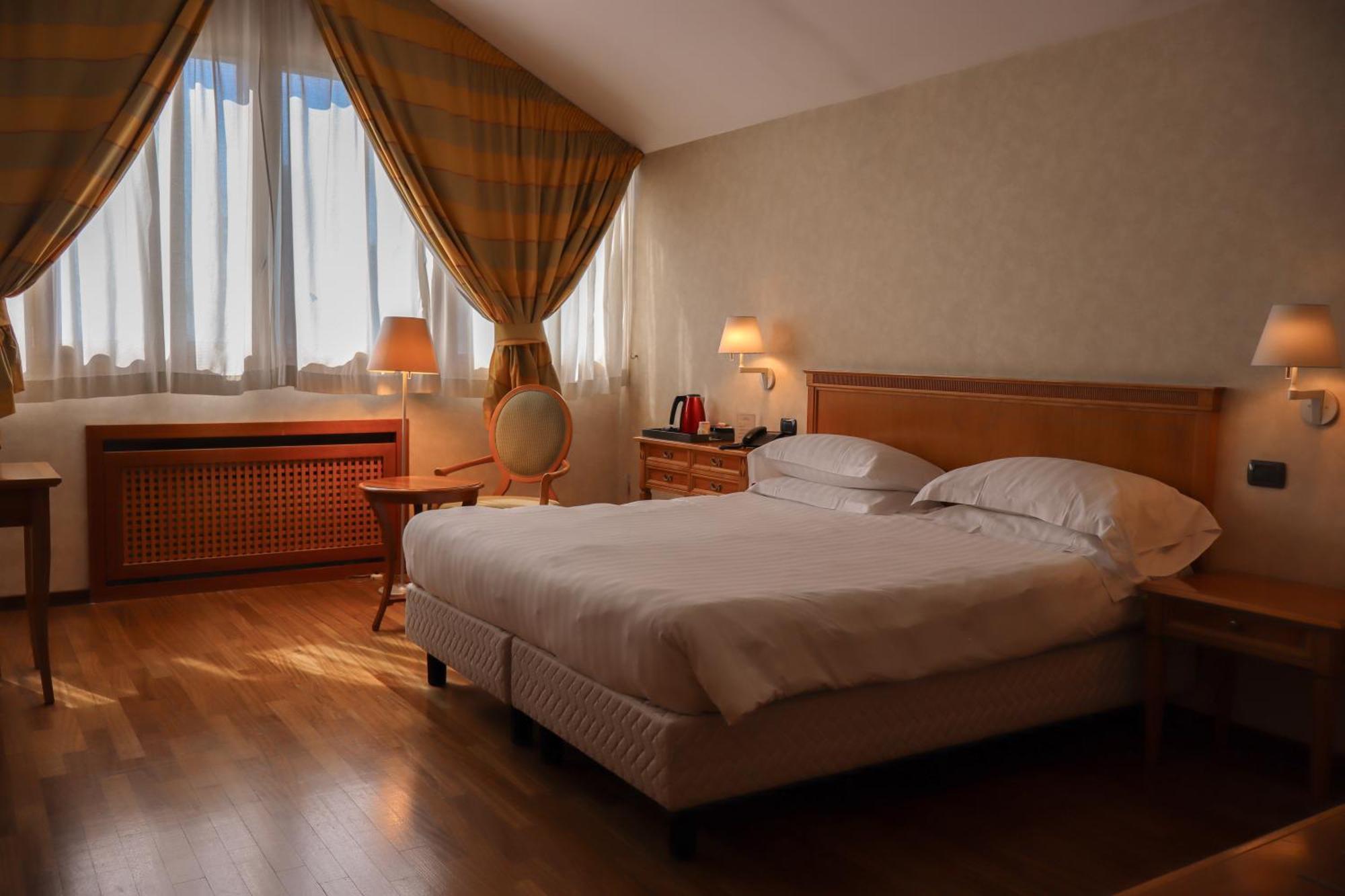 Monica Hotel Fiera Pregnana Milanese Eksteriør bilde