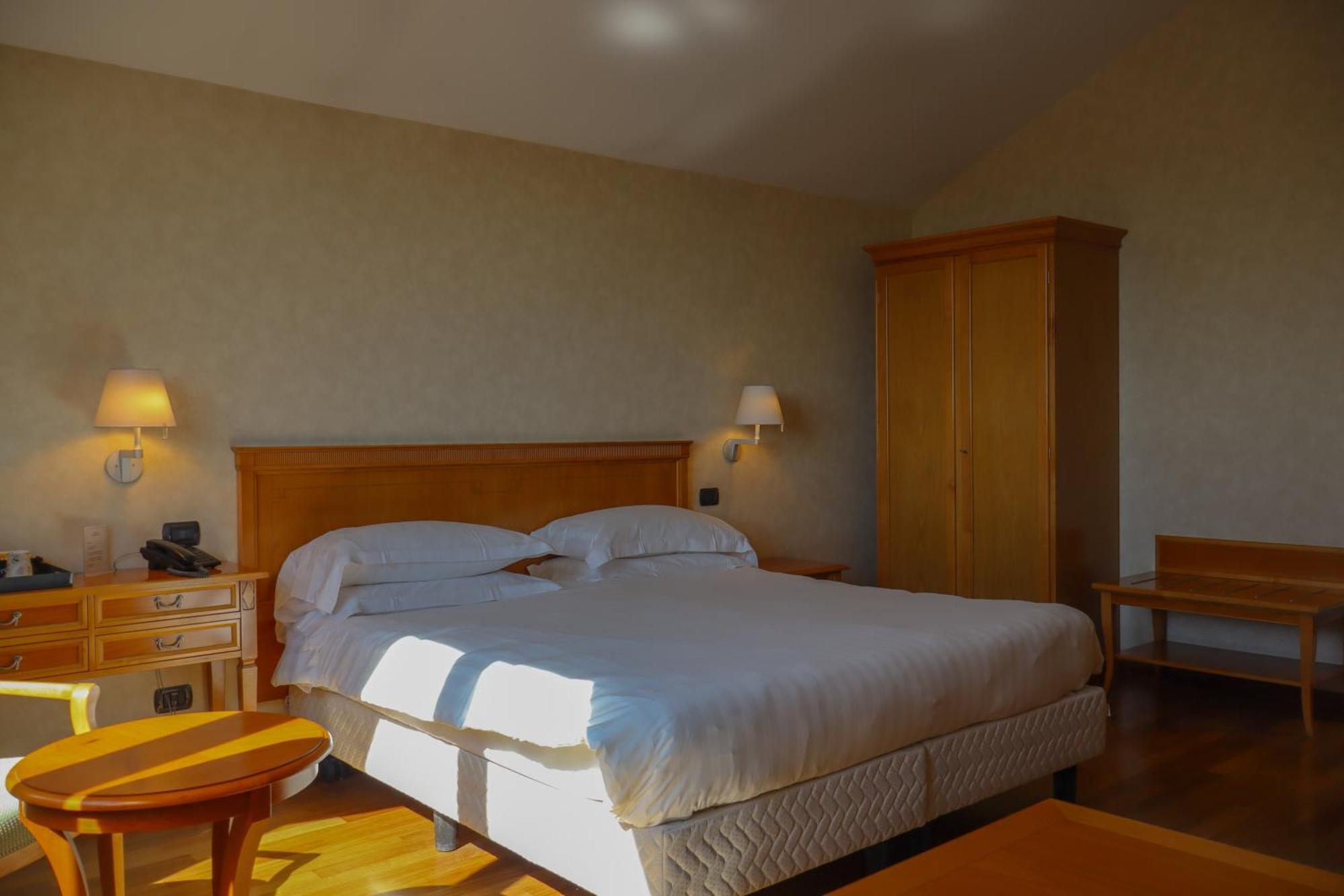 Monica Hotel Fiera Pregnana Milanese Eksteriør bilde