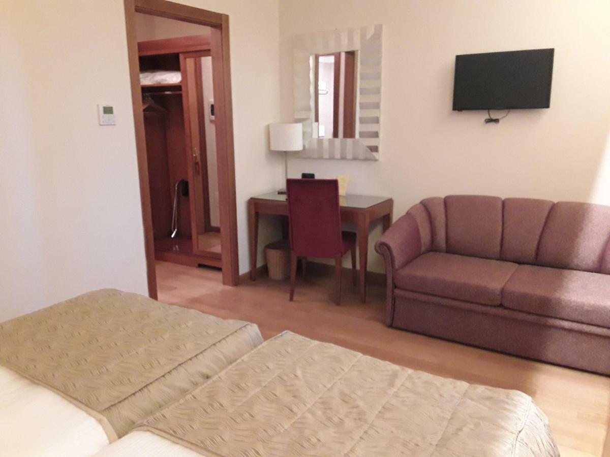 Monica Hotel Fiera Pregnana Milanese Eksteriør bilde