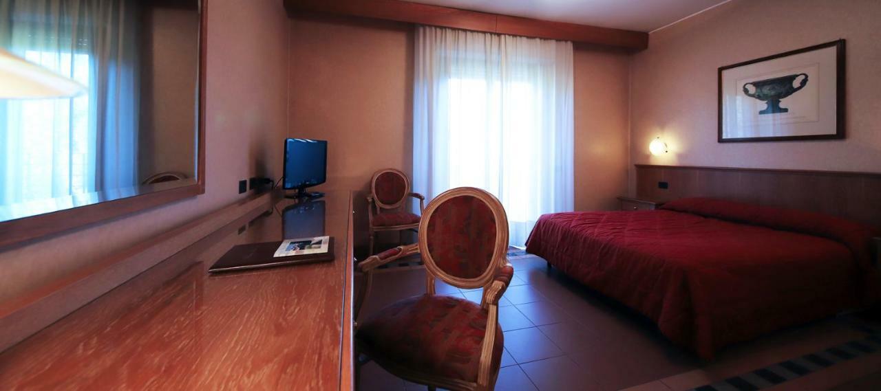 Monica Hotel Fiera Pregnana Milanese Eksteriør bilde